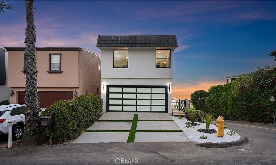 1st image of 1095 Miramar St