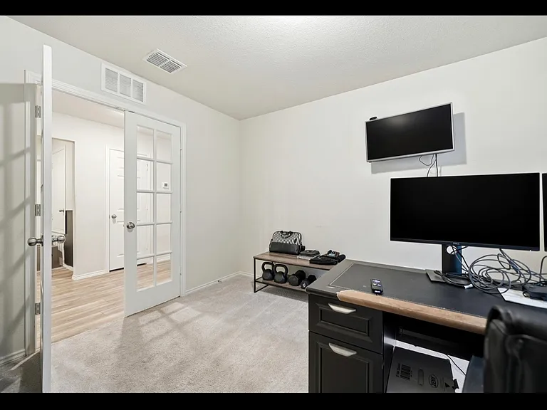 1908 Elderberry St — Photo 10