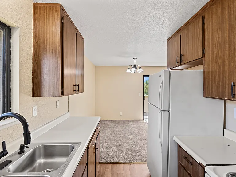 The Peppertree Apartments — Photo 10