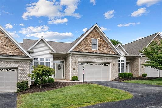 3rd image of 6714 Bay Hill Ct