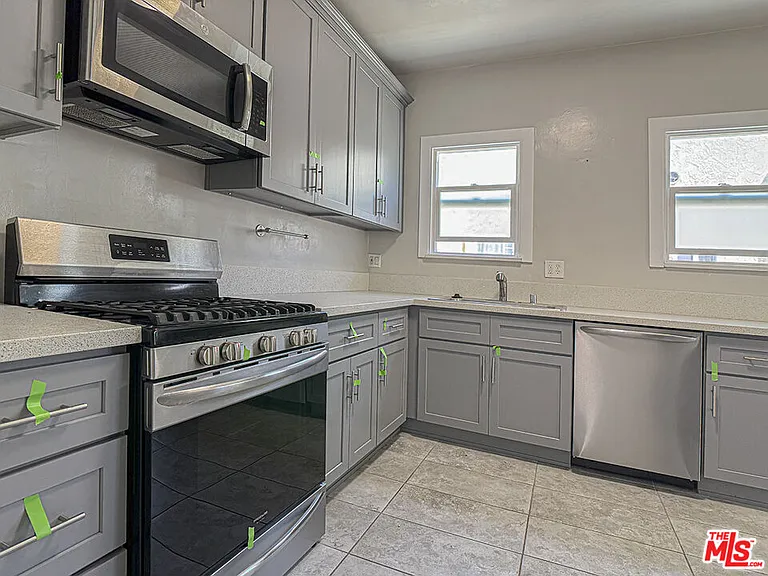 733 N Ridgewood Pl #735-1/2 — Photo 10
