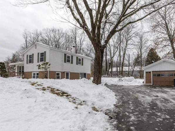7481 School Street, Loudon, NH 03307