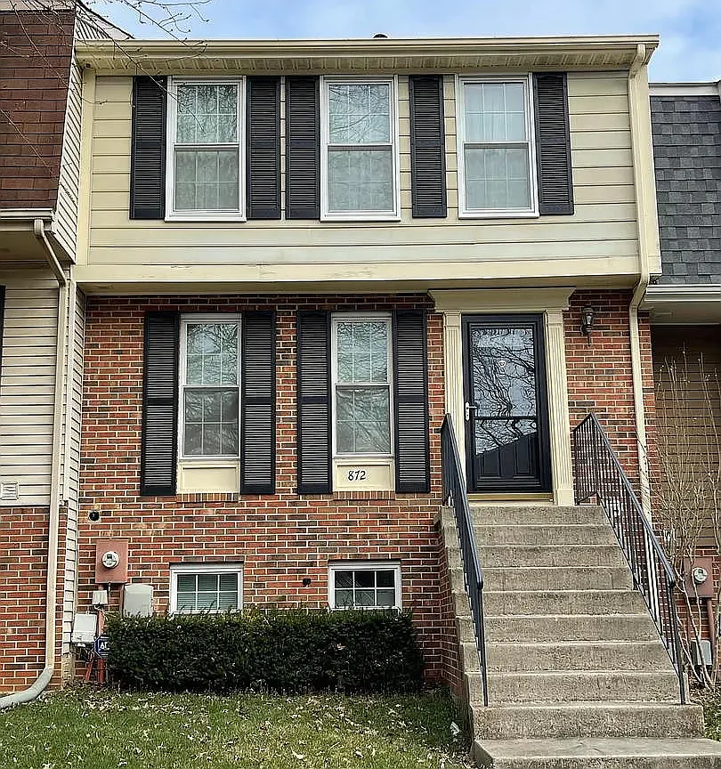 872 Flagler Dr — Photo 1