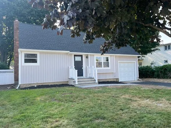 123 Buffalo Avenue, Lindenhurst, NY 11757