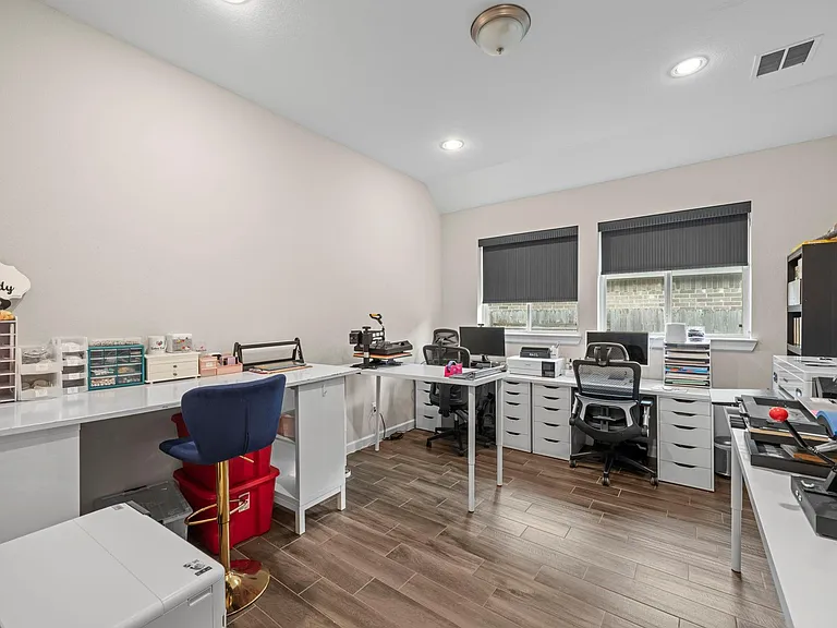 6811 Andorra Cove Cir — Photo 3