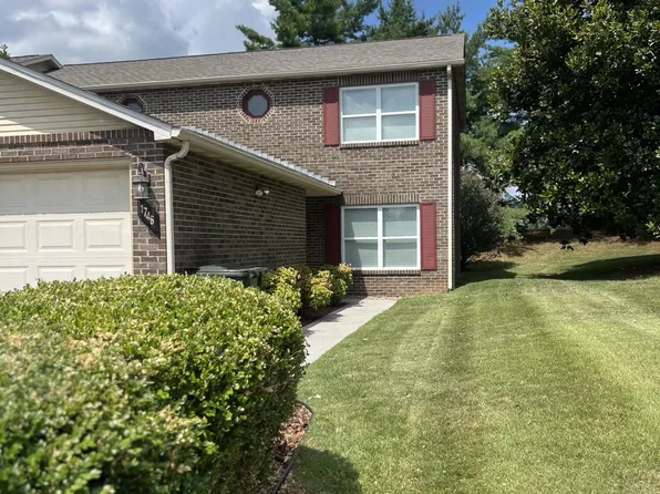 1746 William Blount Dr, Maryville, TN 37801