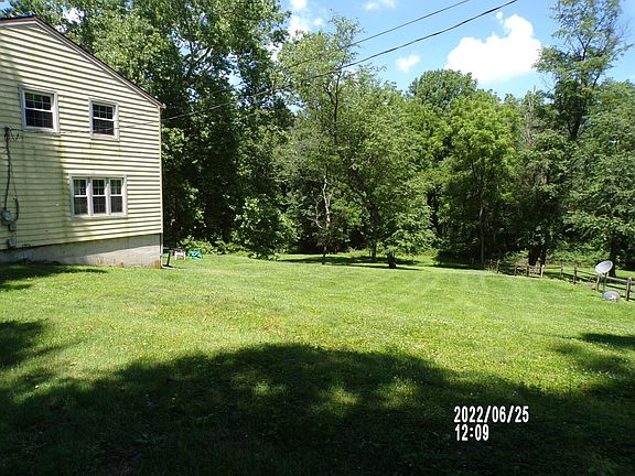 Large side yard