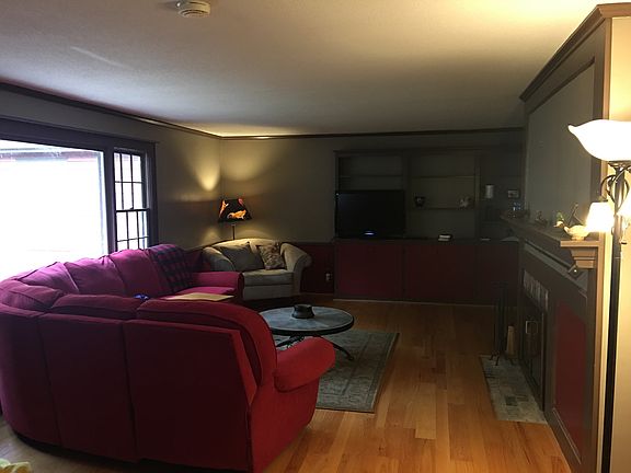 Living Room/Fireplace 