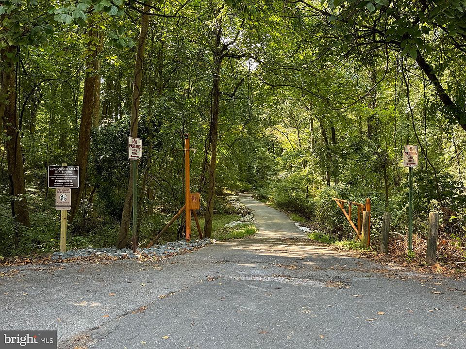2nd image of 4015 Baker Ln