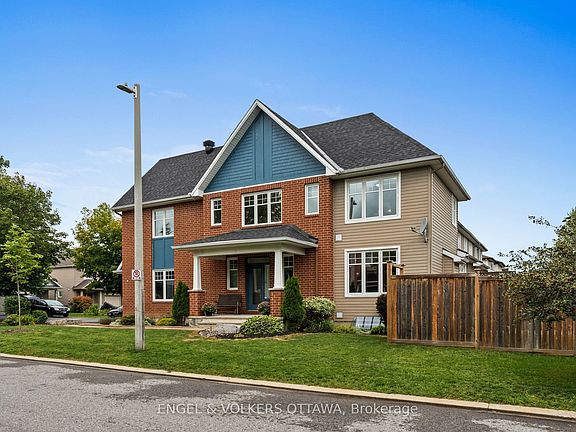 2nd image of 268 Horseshoe Cres