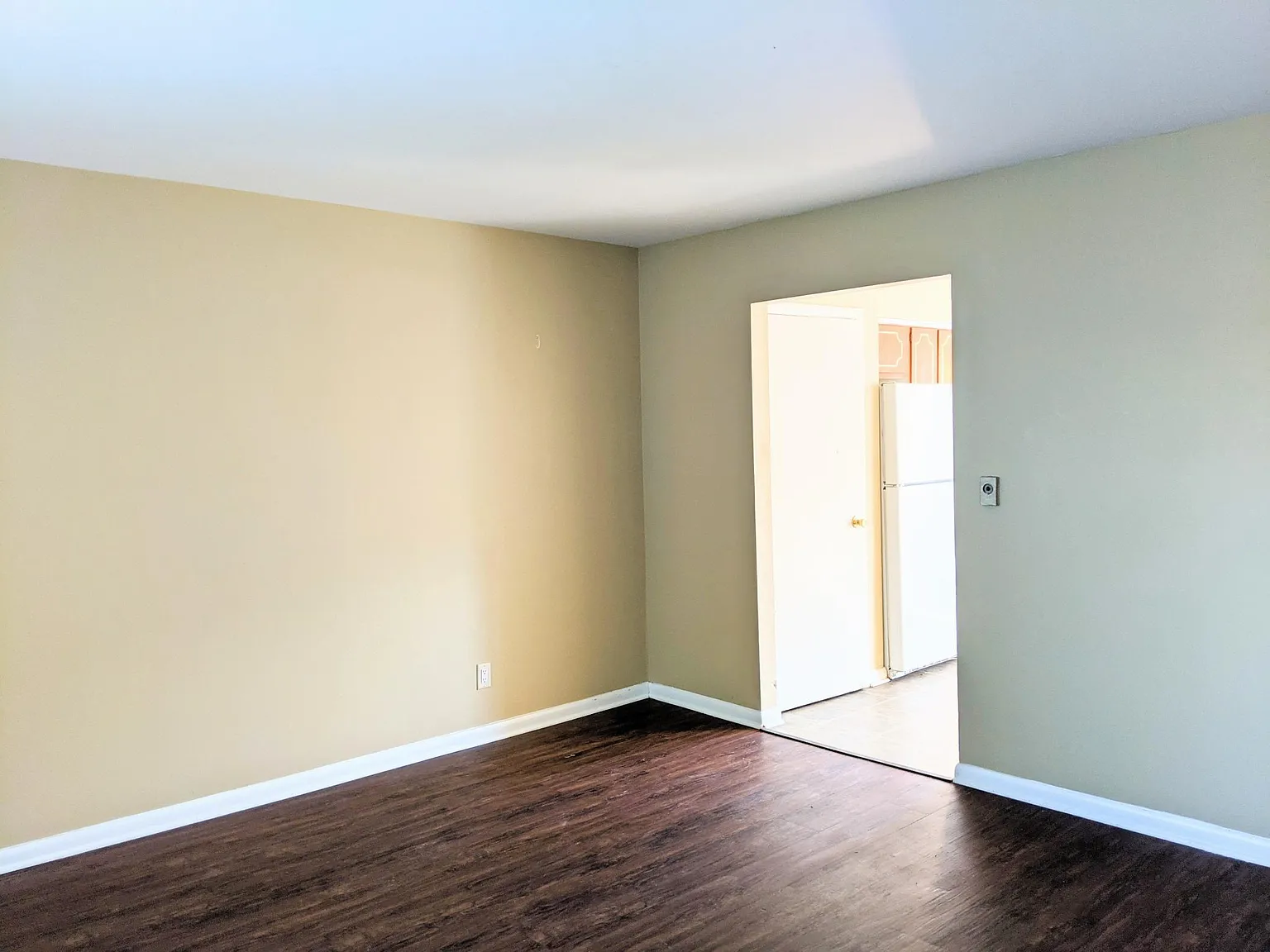 2 bed, 1000 sqft, $1,590 — Photo 4
