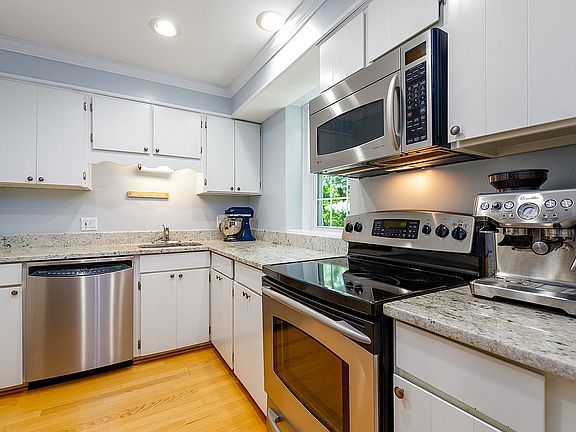 4th image of 2966 S Columbus St #3249