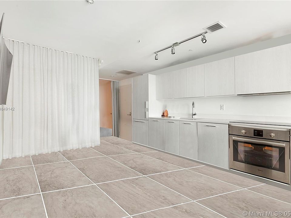 1st image of 501 NE 31st St Unit 3807