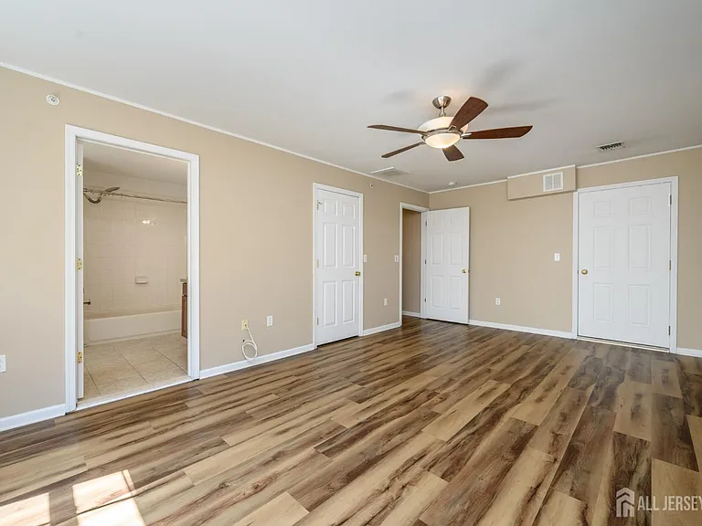 303 Pinelli Dr — Photo 14