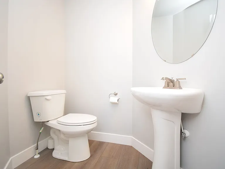 904 W Ellsworth St — Photo 19
