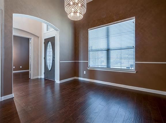 5th image of 1612 Laguna Del Sol Dr