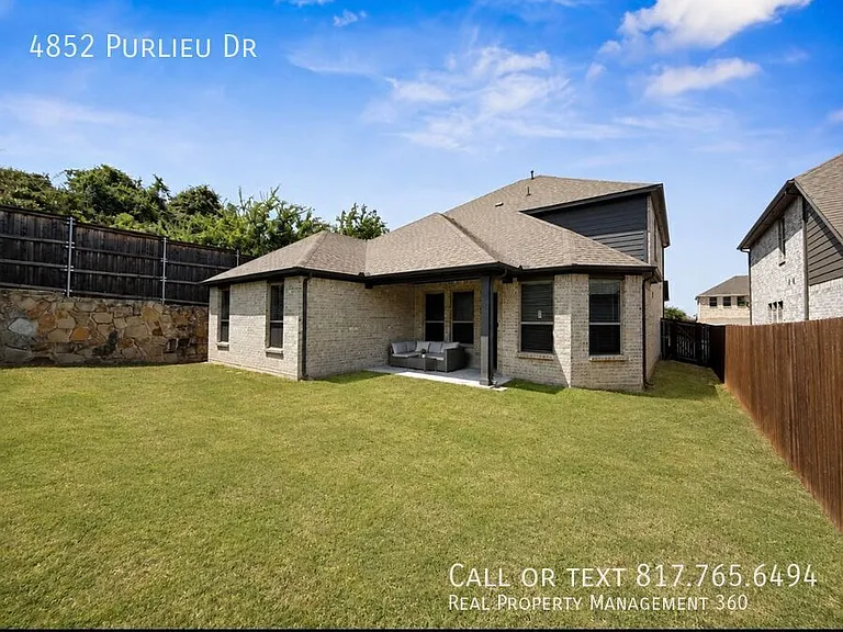 4852 Purlieu Dr — Photo 17