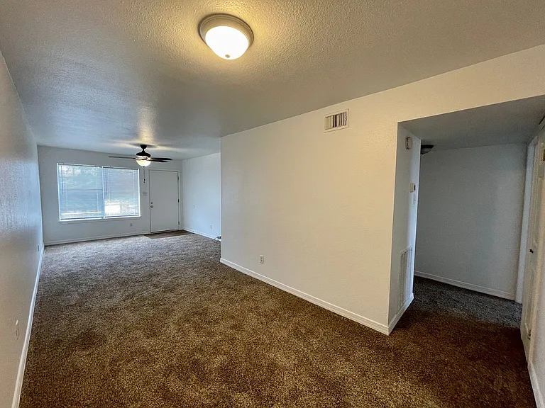 Alpine Circle Apartments — Photo 4