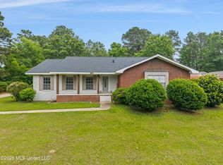 210 E Lakeside Dr, Hattiesburg, MS 39402