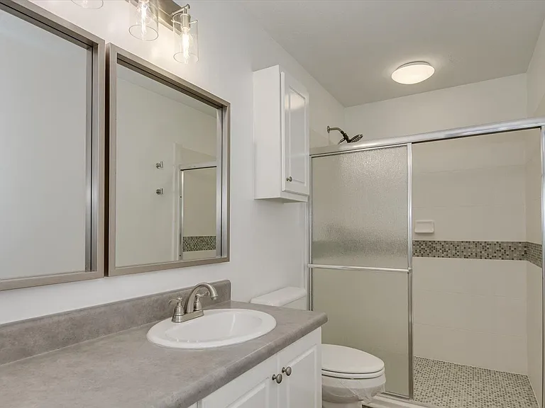 1239 Longpoint Dr — Photo 18