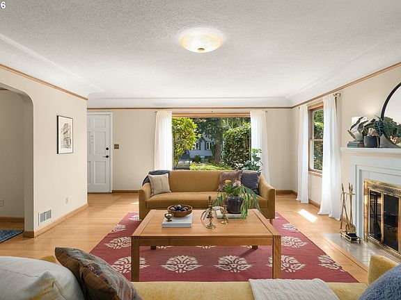 4th image of 6909 NE Davis St