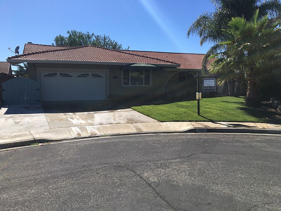 1st image of 3906 Cobblestone Dr