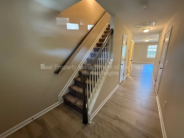 3907 Copperfield Ct — Photo 2