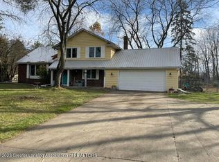 1250 E Twinbrook Dr, Dewitt, MI 48820