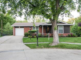 2326 Wesbriar Ct, Maryland Heights, MO 63043