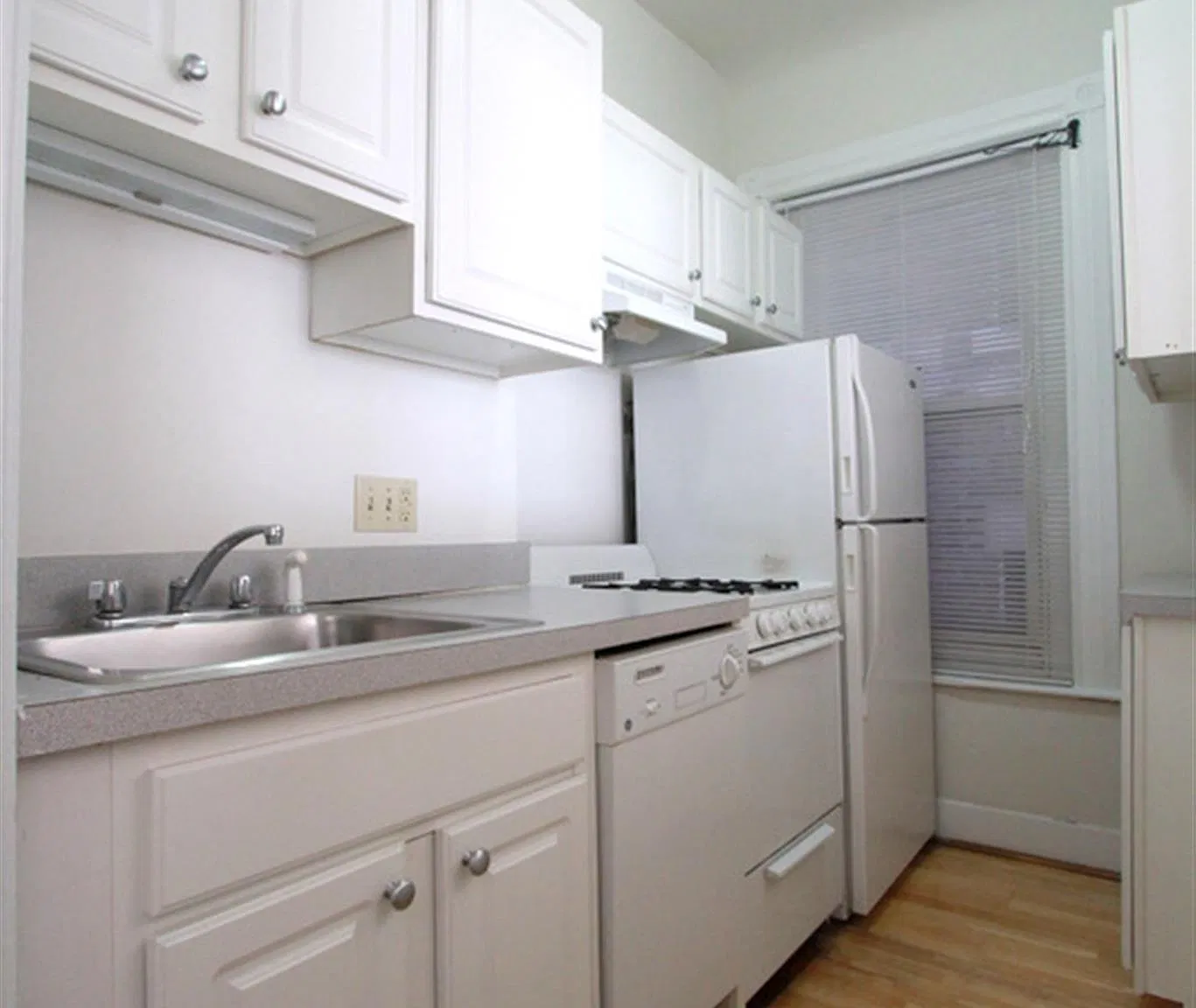 2 bed, $2,800 — Photo 1