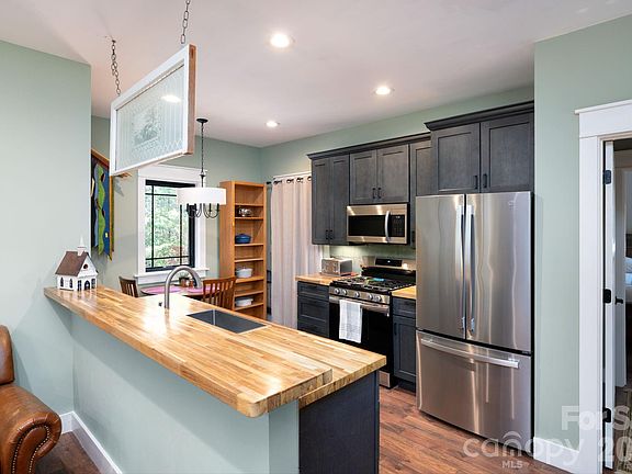 5th image of 55 Laurel Rdg