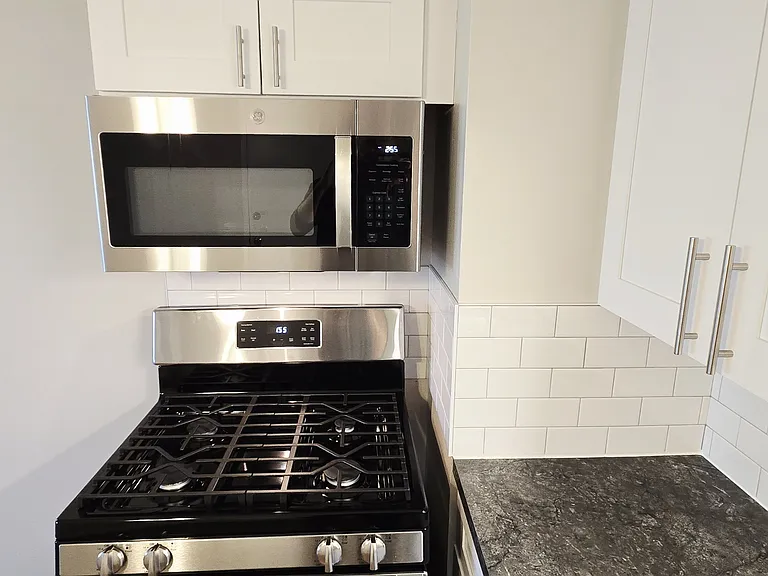 11011 - 13 South Lloyd Drive - #9 — Photo 3