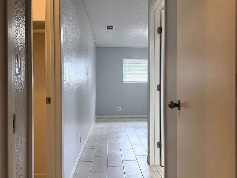 3221 Denver Ave — Photo 14