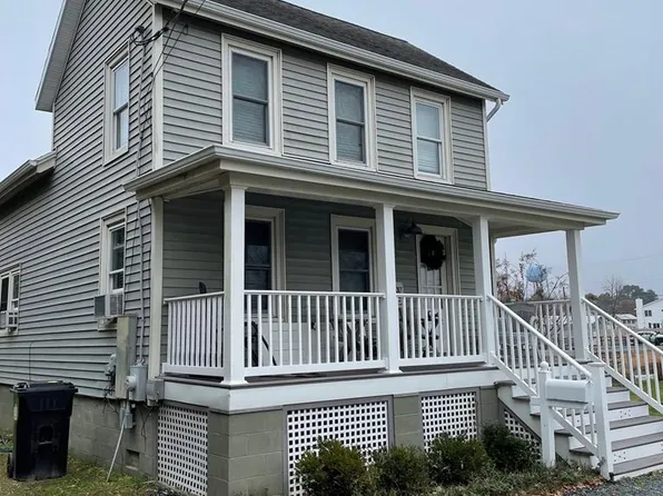 4210 School St, Chincoteague Island, VA 23336