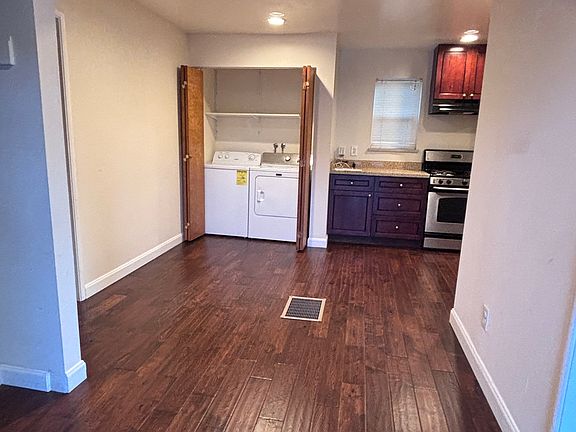 3rd image of 871 California Dr APT A