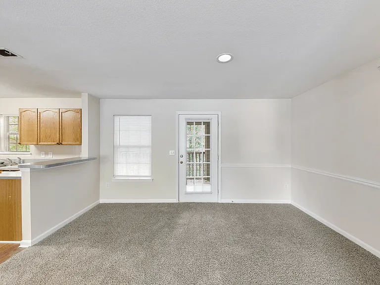 Harbor Creek Apartments — Photo 44