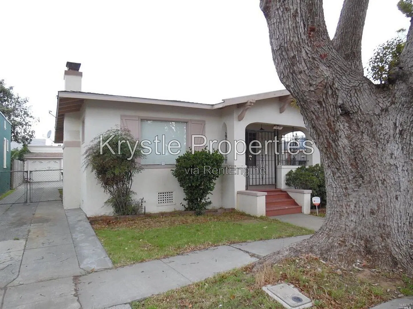 2 bed, 1.0 bath, 990 sqft, $2,400 — Photo 2