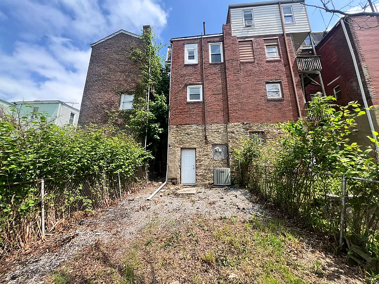 248 Plymouth St — Photo 18