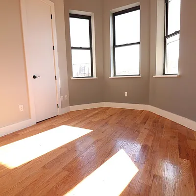 Rented by Nooklyn NYC LLC | media 12