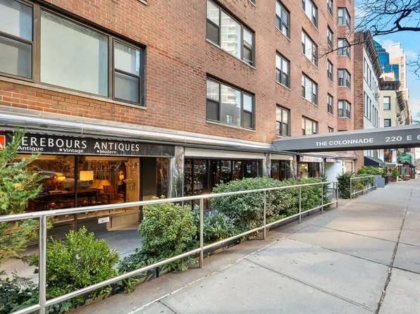 220 East 60th Street image 1 of 14