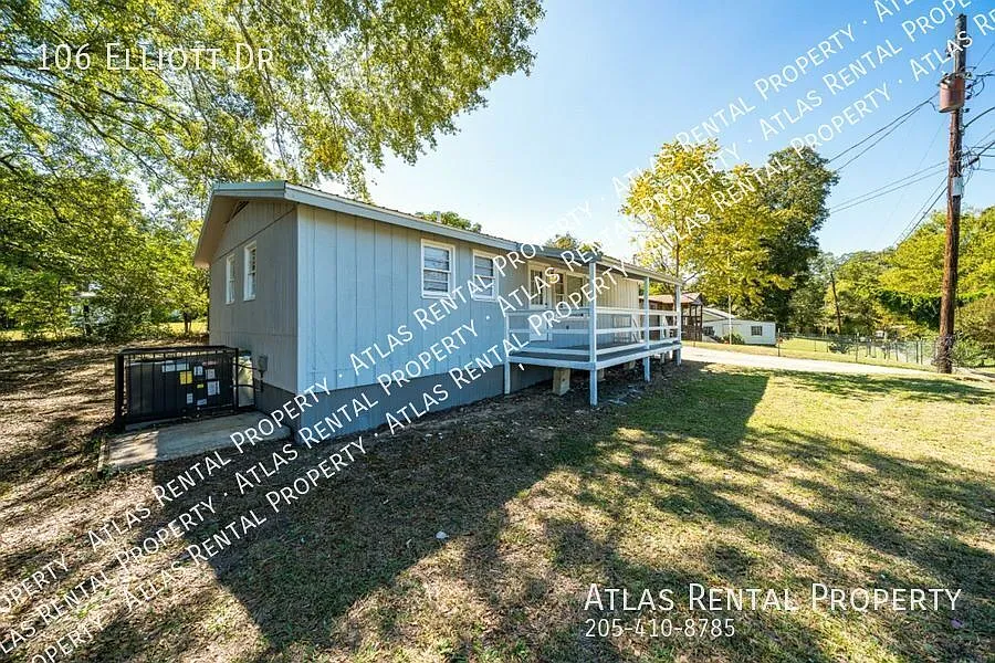 Pet-Friendly 3BR Home with Modern Updates & Spacious Yard! — Photo 2