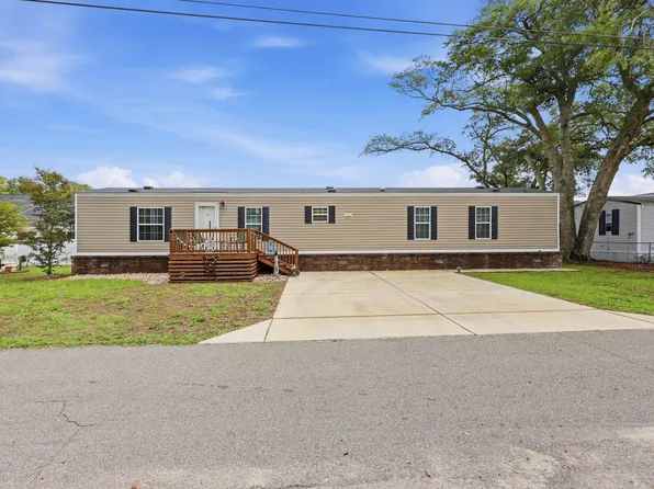 818 Wayne St., North Myrtle Beach, SC 29582