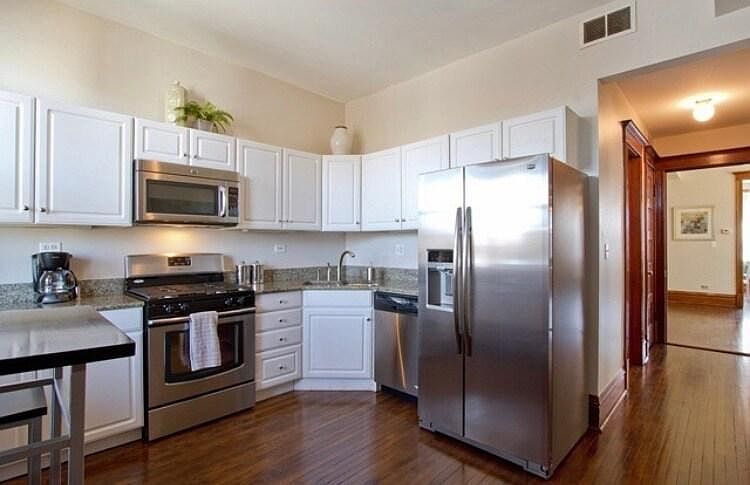 1st image of 1543 N Leavitt St #3N