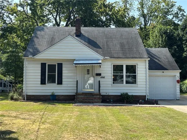 4742 Anderson Rd, South Euclid, OH 44121