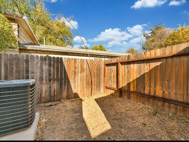 1519 Tessa Ave - Sacramento 95815 — Photo 13