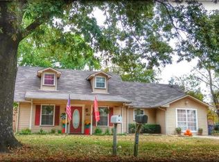 403 Erwin St, Edgewood, TX 75117