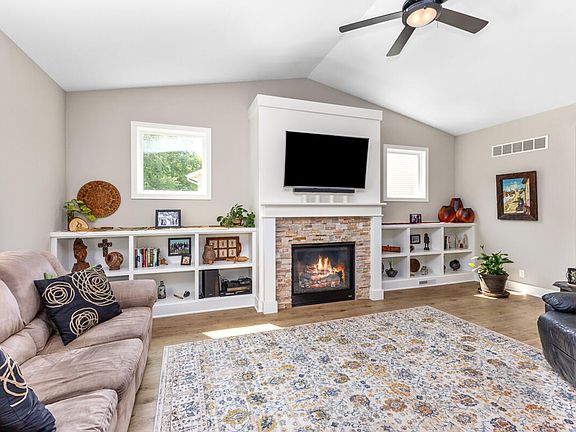 4th image of 11446 S Lake Dr Unit 130