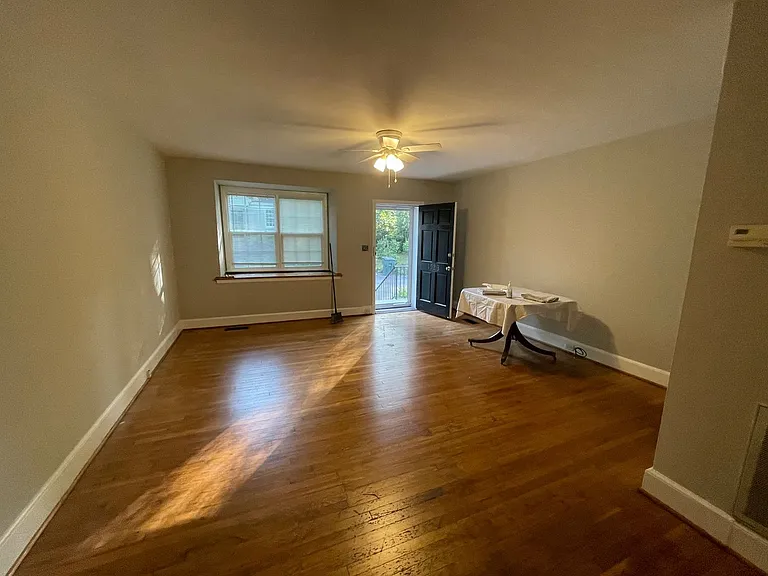 1523-1525 Woodbine Ct — Photo 3