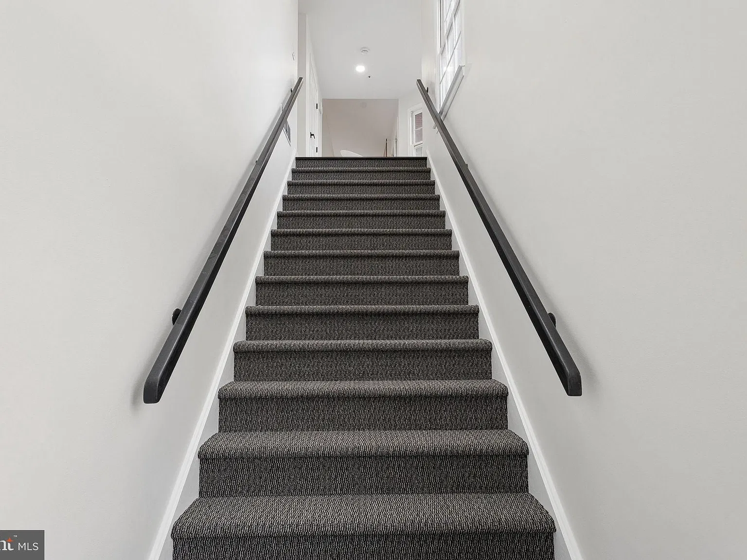 2 bed, 2.0 bath, 1552 sqft, $3,650 — Photo 3