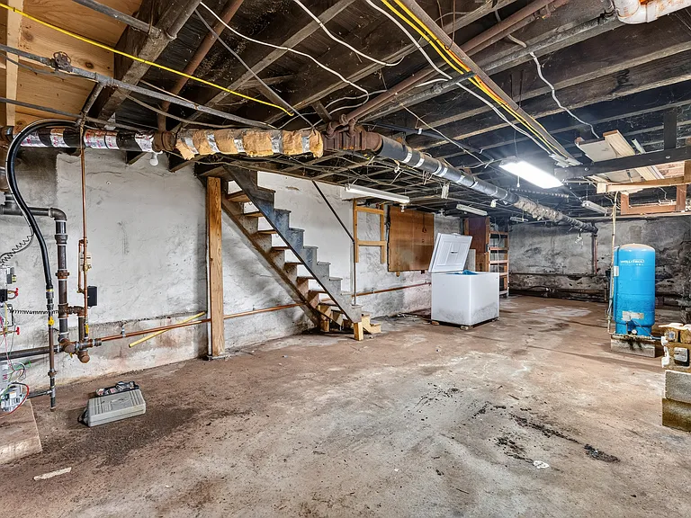 130 Bridge St — Photo 29